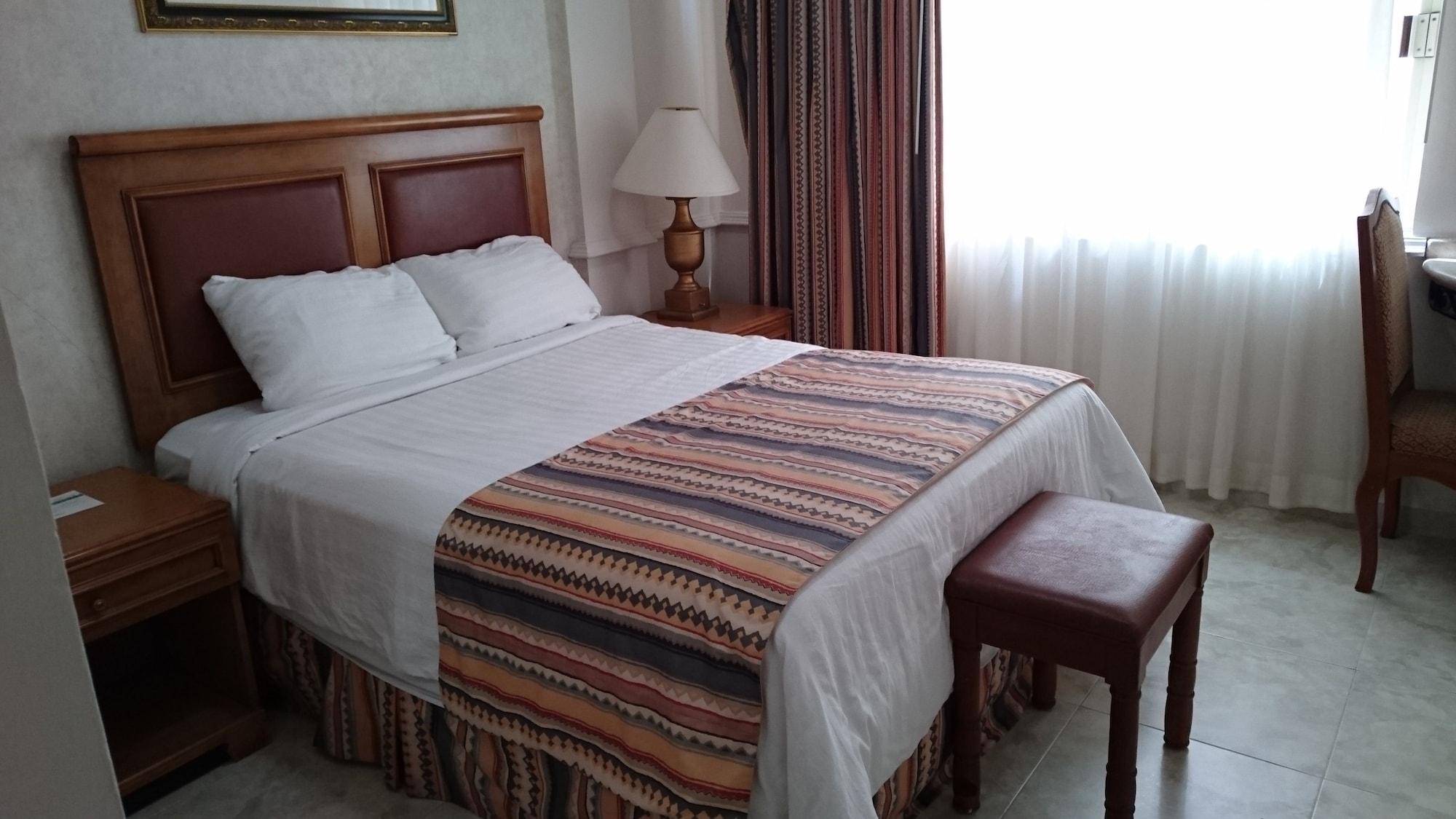 Отель Savoy Express Торреон Экстерьер фото