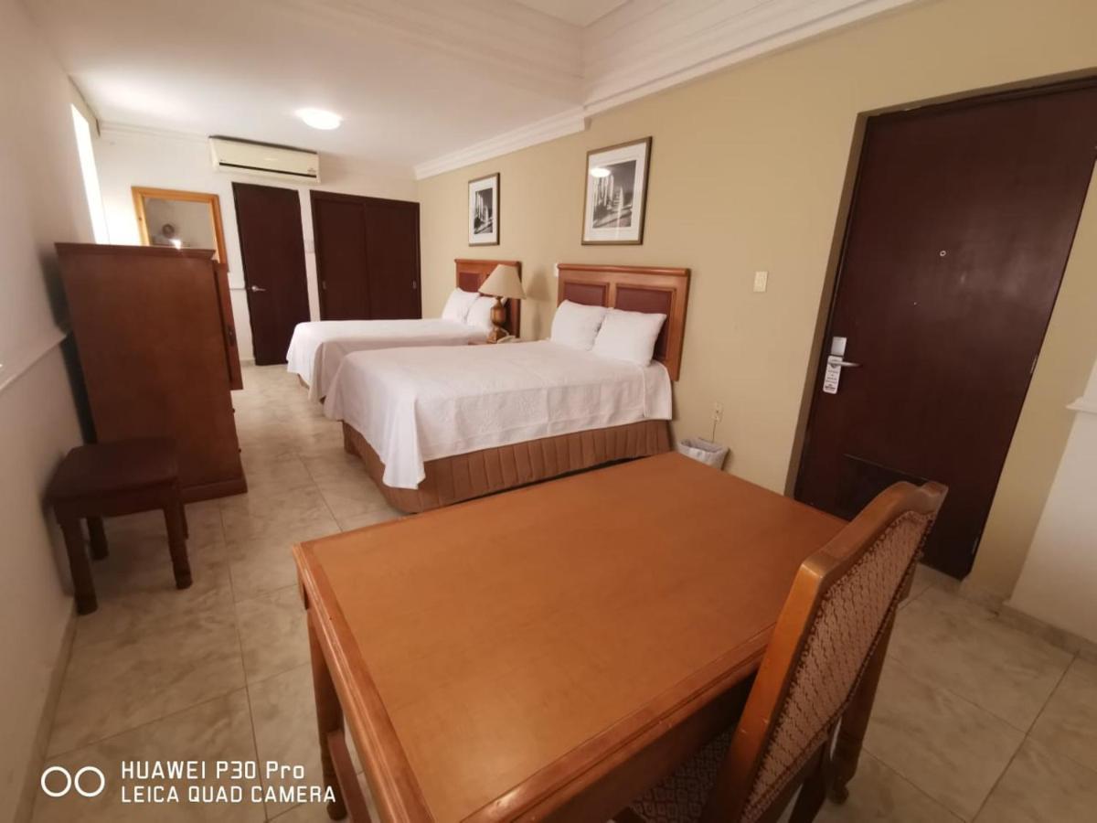 Отель Savoy Express Торреон Экстерьер фото